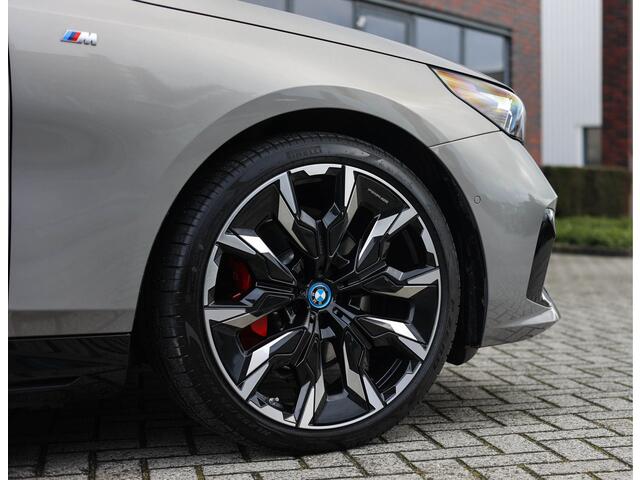 BMW 5-SERIE 530e Touring *Pano*Trekhaak*Harman/Kardon*M Sport Pro*