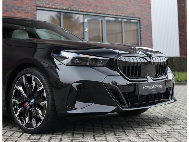 BMW 5-SERIE Touring 530e xDrive *M Sport Pro*Pano*HUD*Trekhaak*Bow&Wil*