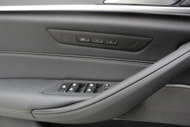 BMW 5-SERIE 530e M-Sport | 19" | Trekhaak | Harman Kardon | Driving Assistant Professional |