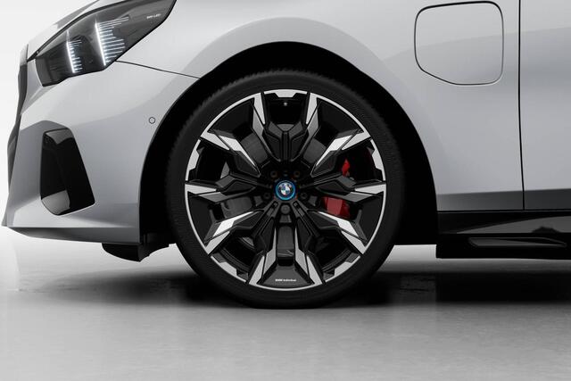 BMW 5-SERIE Touring 530e M Sport Edition | M Sport Pro | Innovation Pack | Travel Pack | Comfort Pack