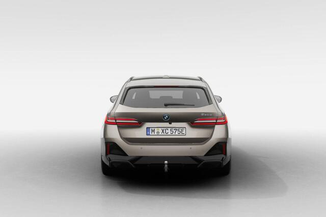 BMW 5-SERIE Touring 530e M Sport Edition | Travel Pack | Trekhaak met elektrisch wegklapbare kogel