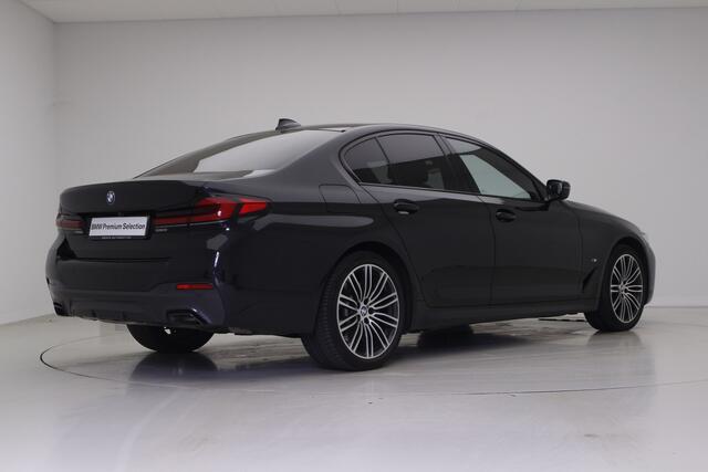 BMW 5-SERIE 520e M-Sport | Hifi | Laser | Comfortzetels | 19"