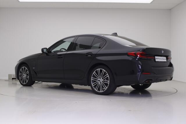 BMW 5-SERIE 520e M-Sport | Hifi | Laser | Comfortzetels | 19"
