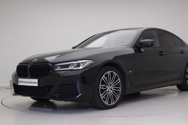 BMW 5-SERIE 520e M-Sport | Hifi | Laser | Comfortzetels | 19"