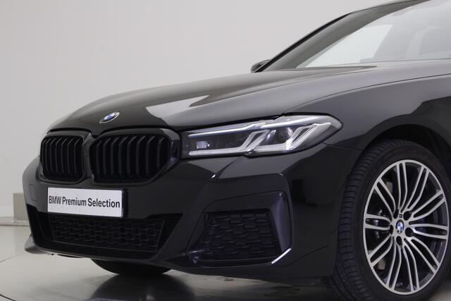 BMW 5-SERIE 520e M-Sport | Hifi | Laser | Comfortzetels | 19"
