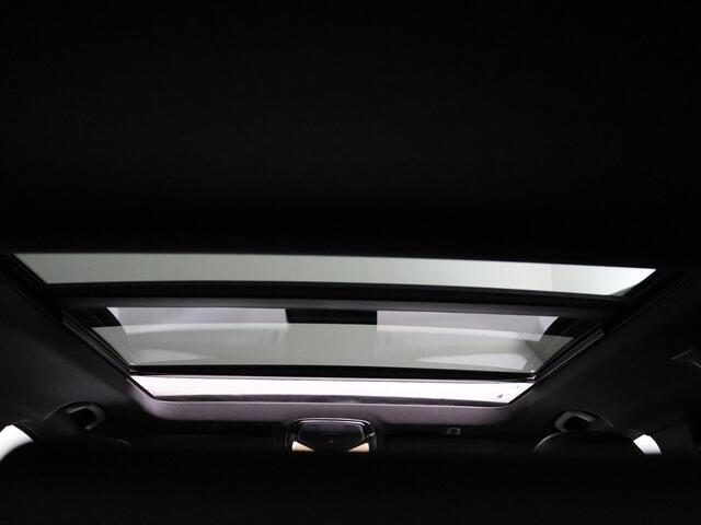 BMW 5-SERIE Touring 520d Executive | M-Pakket | Panoramadak | Head-Up!