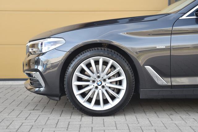 BMW 5-SERIE Touring 540i xDrive High Executive * Luxury line * Comfortstoelen * Apple CarPlay * Trekhaak * HiFI *