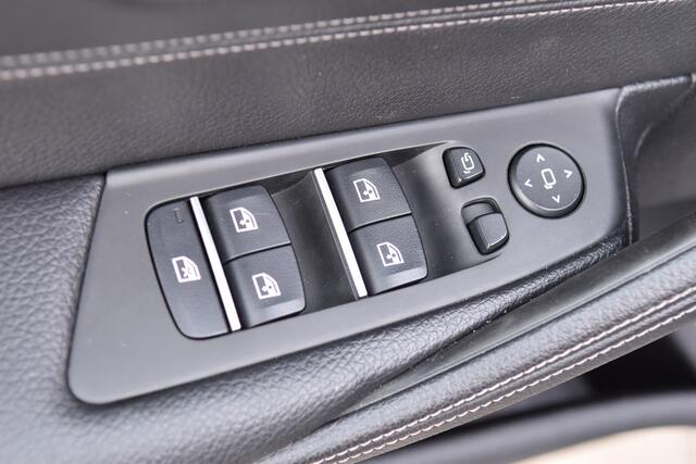 BMW 5-SERIE Touring 540i xDrive High Executive * Luxury line * Comfortstoelen * Apple CarPlay * Trekhaak * HiFI *