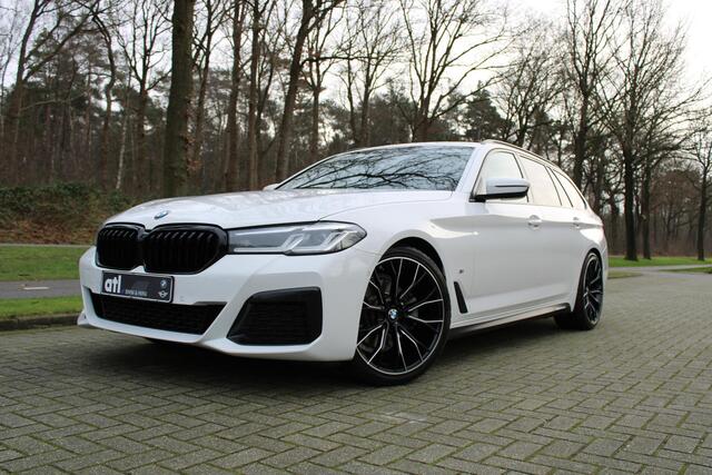 BMW 5-SERIE Touring 520i STAGE 1: 252pk, M-sportpakket, Keyless, Sportstoelen, Adaptieve LED koplampen, Achteruitrijcamera, Grootlichtassistent, Apple Carplay, HIFI, DAB, Driving Assistent, Live Cockpit Proffesional, Draadloos laden, etc.