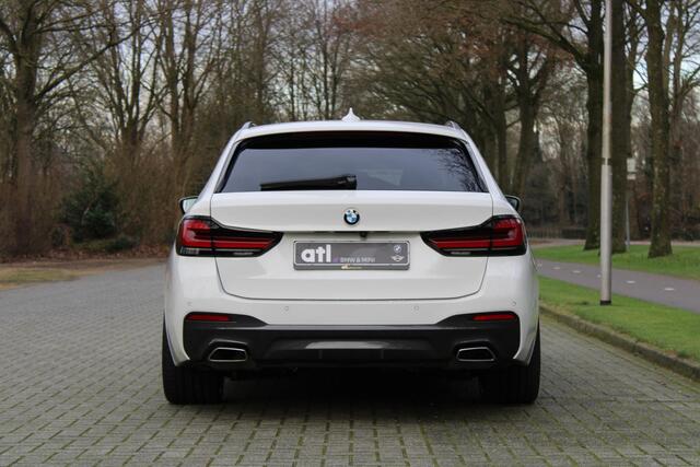 BMW 5-SERIE Touring 520i STAGE 1: 252pk, M-sportpakket, Keyless, Sportstoelen, Adaptieve LED koplampen, Achteruitrijcamera, Grootlichtassistent, Apple Carplay, HIFI, DAB, Driving Assistent, Live Cockpit Proffesional, Draadloos laden, etc.