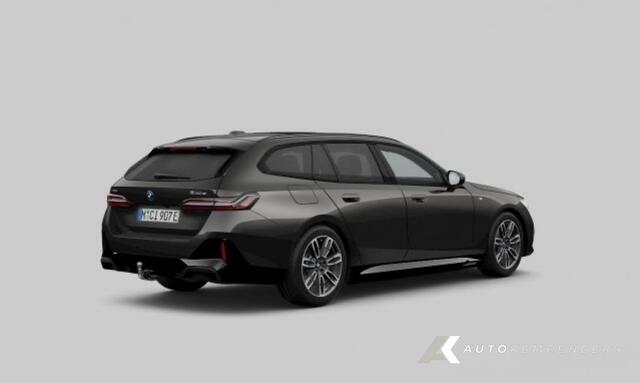 BMW 5-SERIE 530e xDrive M Sport | Panorama | Trekhaak | Adapt. led | Head-Up | Keyless entry | Driving Ass. Plus | 19' Inch |