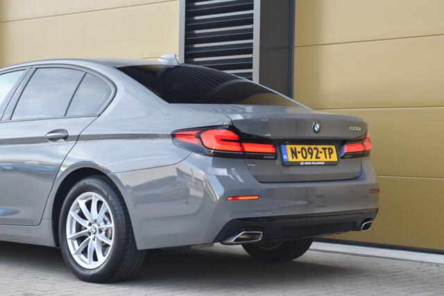 BMW 5-SERIE 520i Business Edition Plus * Comfort stoelen * Laser * Leder * Live cockpit * Grootlicht assistent *