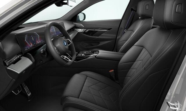 BMW 5-SERIE Sedan 530e | M Sport Edition | M Sportpakket Pro | Innovation Pack | Travel Pack | Comfort Pack