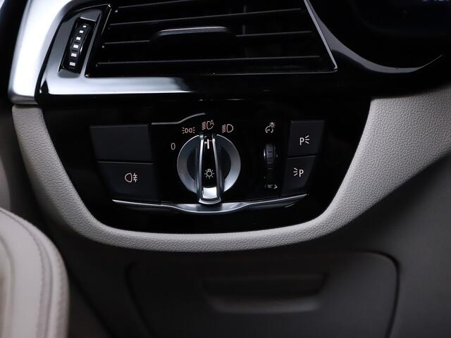BMW 5-SERIE Touring 520i High Executive | Pano | Leder | 04-2021 86.473 KM