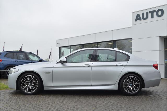 BMW 5-SERIE 520i M Sport Edition Comfortstoelen 2X Memory Camera Vol Leer dealer onderhouden NL Auto!