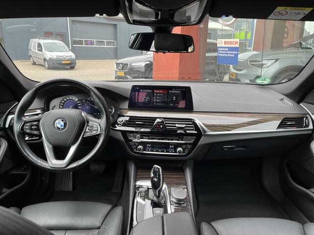 BMW 5-SERIE Touring 540i xDrive High Executive | Memory | Navi | Camera | Leer
