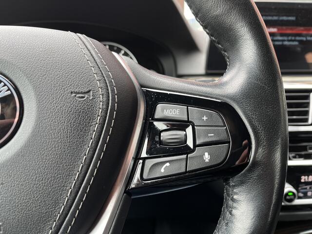 BMW 5-SERIE Touring 540i xDrive High Executive | Memory | Navi | Camera | Leer