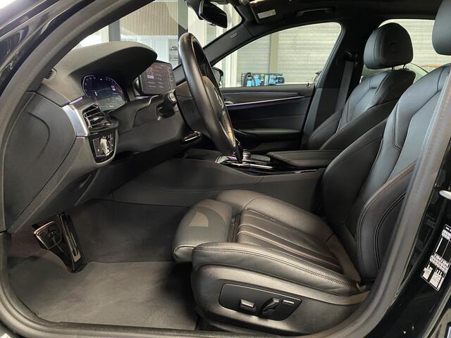 BMW 5-SERIE 520i Business Edition Plus M pakket, Pano, 19inch Sfeerverlichting