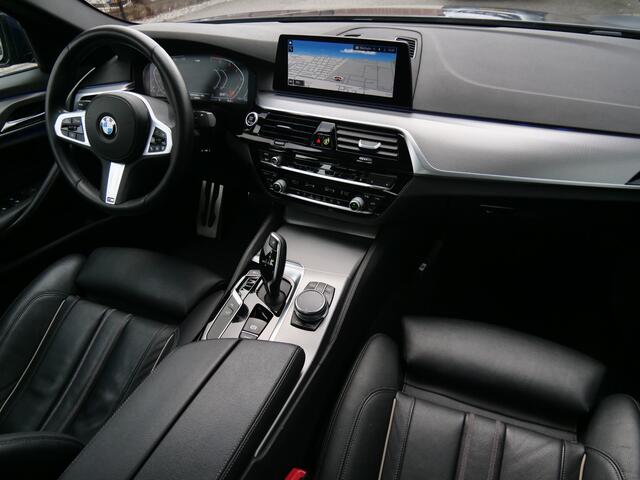 BMW 5-SERIE 520i 184pk High Executive Edition Automaat M-Pakket Memory-stoelen / 360 Camera / 20 Inch