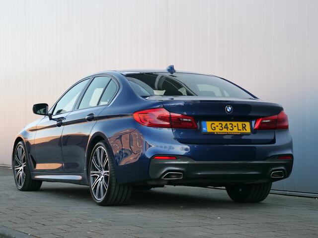 BMW 5-SERIE 520i 184pk High Executive Edition Automaat M-Pakket Memory-stoelen / 360 Camera / 20 Inch