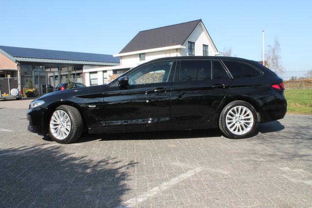 BMW 5-SERIE Touring 530e xDrive Business Edition Plus Laser/Harman-Kardon/Leder/Cam
