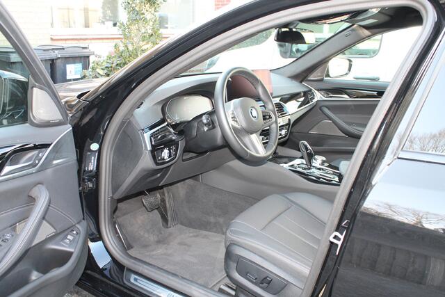 BMW 5-SERIE Touring 530e xDrive Business Edition Plus Laser/Harman-Kardon/Leder/Cam
