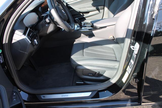 BMW 5-SERIE Touring 530e xDrive Business Edition Plus Laser/Harman-Kardon/Leder/Cam