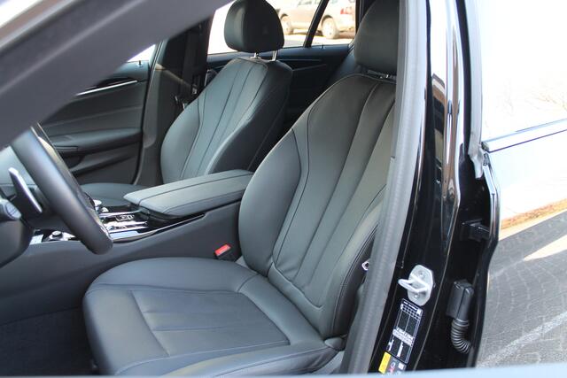 BMW 5-SERIE Touring 530e xDrive Business Edition Plus Laser/Harman-Kardon/Leder/Cam