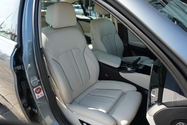 BMW 5-SERIE 530i High Executive | comfort stoelen | ACC | 360