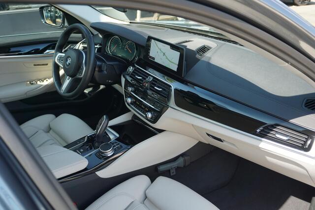 BMW 5-SERIE 530i High Executive | comfort stoelen | ACC | 360