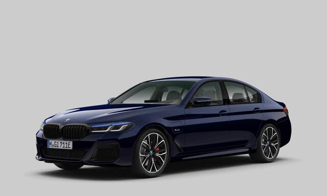 BMW 5-SERIE 545e xDrive 394pk | Laserlight | 20'' Velgen | 360 Camera | Comfort Zetels | Head-Up |