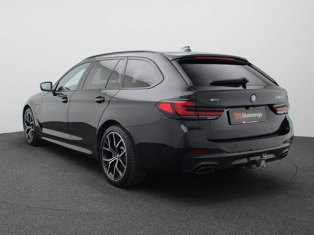 BMW 5-SERIE Touring 530e xDrive M-Sport 292PK AUT8 Keyless, Surround Camera, Head-Up Display, Hifi, Panoramadak, Trekhaak, 19" LM Velgen