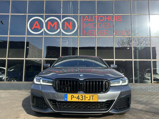 BMW 5-SERIE 520i M-pakket Full Options!! Cruisectr,Climatectr,Navigatie,Schuif/kanteldak,Leder,PDCv/a,LMV19"