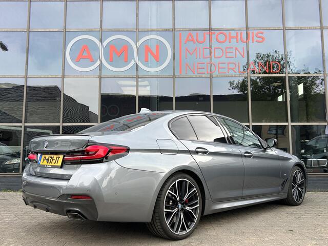 BMW 5-SERIE 520i M-pakket Full Options!! Cruisectr,Climatectr,Navigatie,Schuif/kanteldak,Leder,PDCv/a,LMV19"