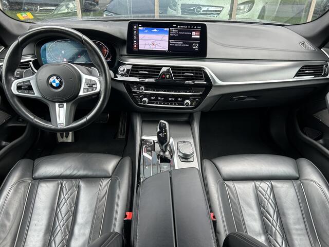 BMW 5-SERIE 520i M-pakket Full Options!! Cruisectr,Climatectr,Navigatie,Schuif/kanteldak,Leder,PDCv/a,LMV19"
