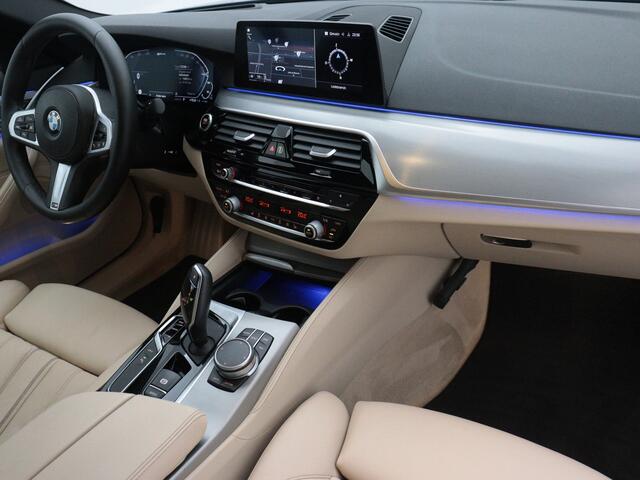 BMW 5-SERIE 530e iPerformance High Executive / Leder Dakota / Navi Fullmap / Cruise-ctr. / 19" Lmv / Led / Camera / Carplay / Apk nov-2025