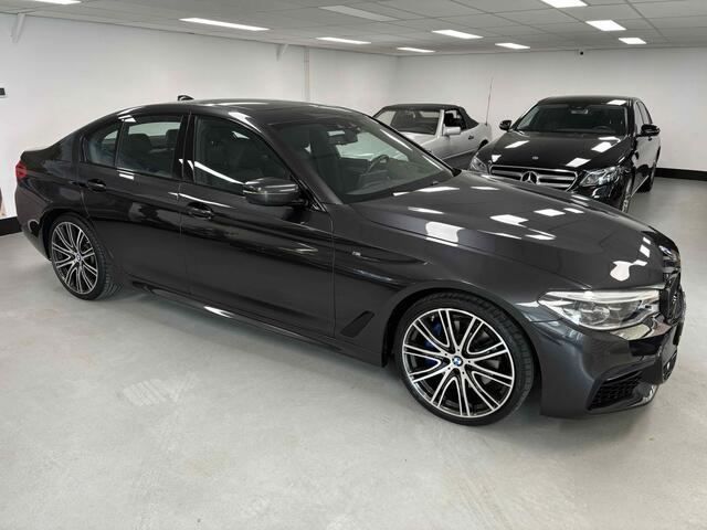 BMW 5-SERIE 530i High Executive M 20"/Memory/HUD/Adaptieve Cruise/Schuifdak