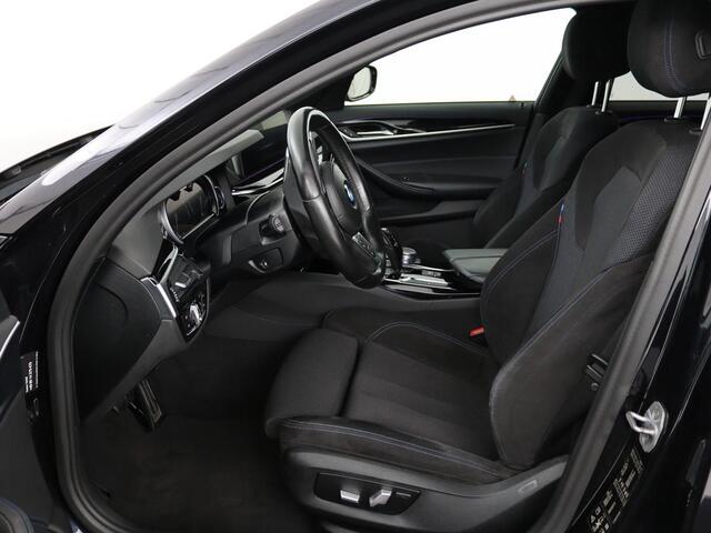 BMW 5-SERIE Touring 540i xDrive High Executive | Head-Up Display | Sfeerverlichting | Trekhaak | achteruitrijcamera | Cruise Control | Navigatie | Stoelverwarming | LMV 18