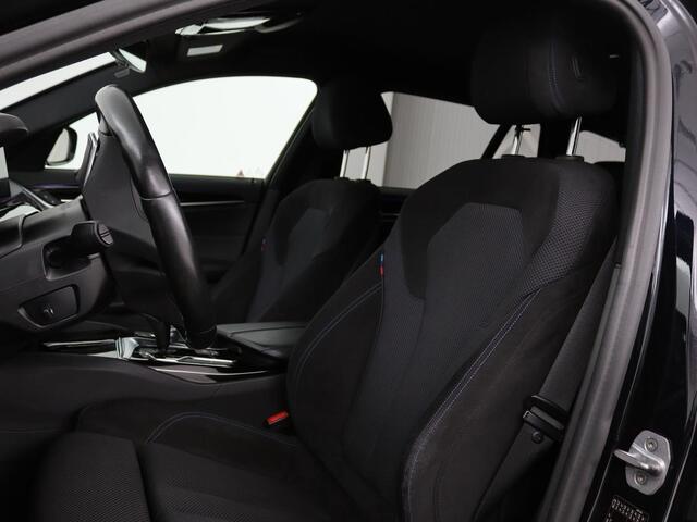 BMW 5-SERIE Touring 540i xDrive High Executive | Head-Up Display | Sfeerverlichting | Trekhaak | achteruitrijcamera | Cruise Control | Navigatie | Stoelverwarming | LMV 18
