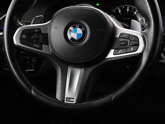 BMW 5-SERIE Touring 540i xDrive High Executive | Head-Up Display | Sfeerverlichting | Trekhaak | achteruitrijcamera | Cruise Control | Navigatie | Stoelverwarming | LMV 18