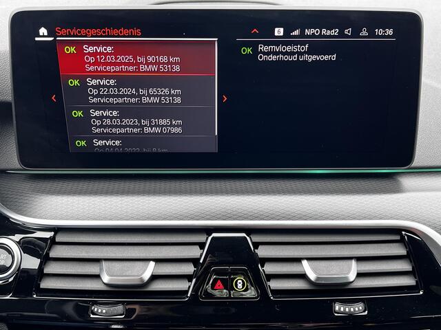 BMW 5-SERIE 545e xDrive Executive Automaat / Dealer onderhouden / 6 cilinder / Accu SoH 92% / M sportpakket xDrive / Trekgewicht 2.000 kg / EAER 55 km / Adapt. CC / Neerklapbare bank met ski-luik /