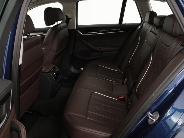 BMW 5-SERIE 530e xDrive High Executive | Luxury Line | Panoramadak | Nappaleder | Stoelventilatie | Head-Up | Carplay | Live Cockpit | Adaptive LED | Stoelverwarming | Navigatie | PHEV