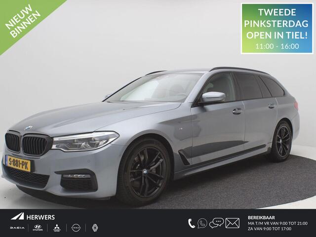 BMW 5-SERIE Touring 520i High Executive / Automatische Achterklep / Trekhaak / Elektrisch bestuurdersstoel met geheugen functie / LMV / Navigatie / Cruise Control / Complete Historie aanwezig / Privacy Glass /