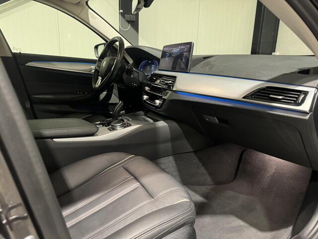 BMW 5-SERIE Touring 530e High Executive Aut. | panorama | navi | leder | sfeerverlichting |