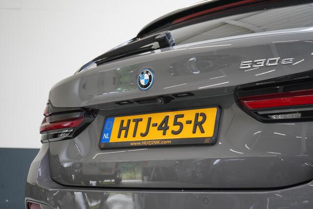 BMW 5-SERIE Touring 530e Business Edition Plus | Trekhaak | Sportstoelen | Navigatie | Achteruitrijcamera