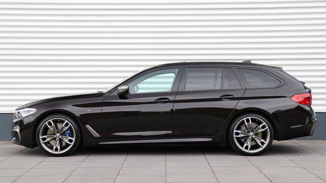BMW 5-SERIE Touring M550d xDrive High Executive | Stoelventilatie | Harman/Kardon | M Onderstel Professional | Standkachel | Head-up | Trekhaak