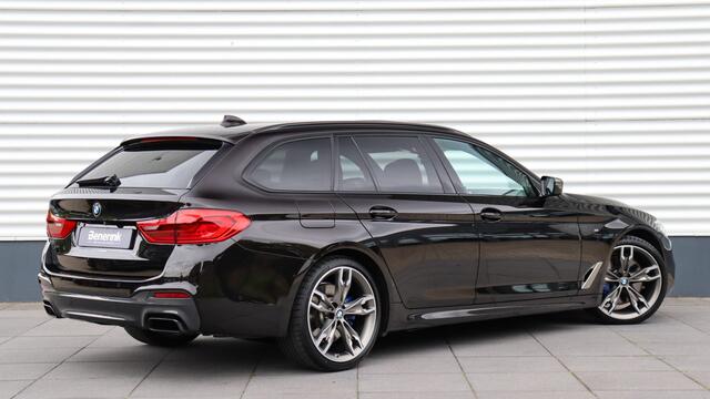 BMW 5-SERIE Touring M550d xDrive High Executive | Stoelventilatie | Harman/Kardon | M Onderstel Professional | Standkachel | Head-up | Trekhaak