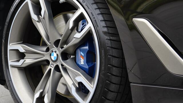 BMW 5-SERIE Touring M550d xDrive High Executive | Stoelventilatie | Harman/Kardon | M Onderstel Professional | Standkachel | Head-up | Trekhaak
