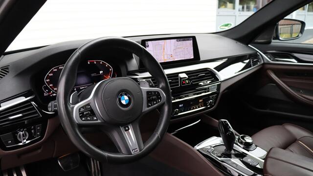 BMW 5-SERIE Touring M550d xDrive High Executive | Stoelventilatie | Harman/Kardon | M Onderstel Professional | Standkachel | Head-up | Trekhaak
