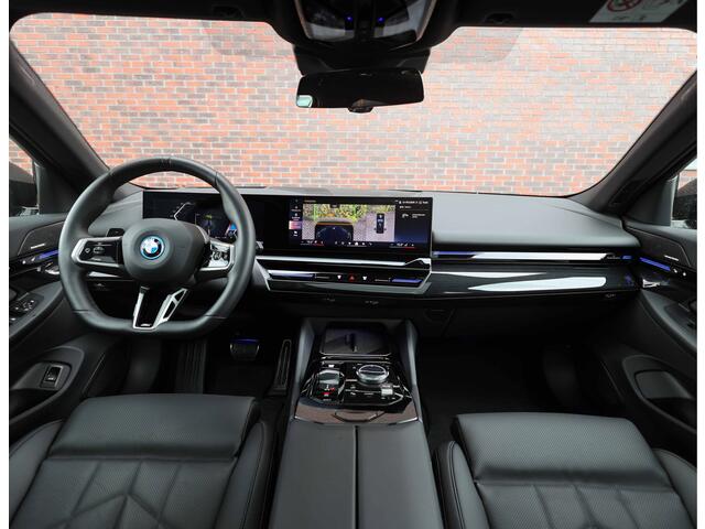 BMW 5-SERIE Touring 530e | M Sport Pro - Trekhaak - Pano